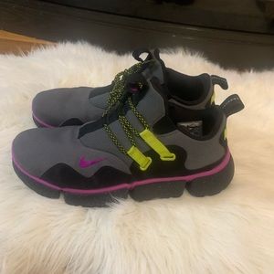 Women’s size 10.5 Nike sneaker’s.